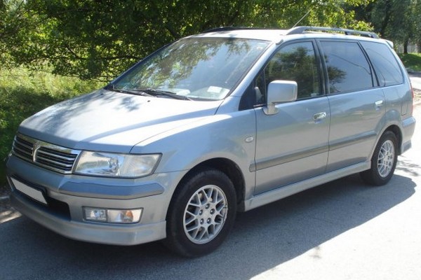 Mitsubishi Space Wagon III - der 7-Sitzer für zwei Personen