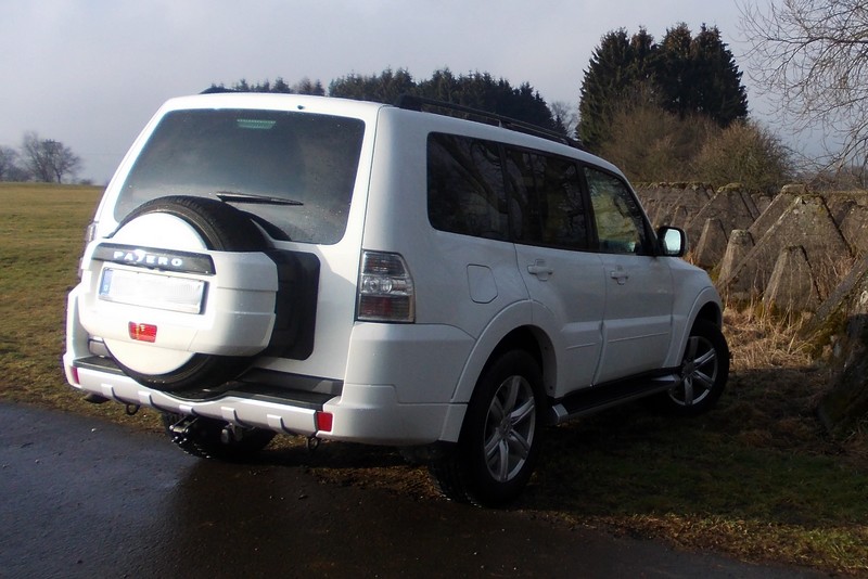 Mitsubishi Pajero Typ V80 - auch die aktuelle Generation ist ein echter Geländewagen